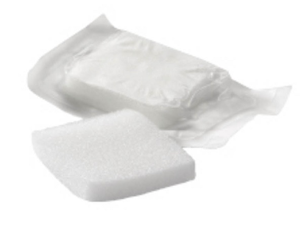 MEDICAZIONE IN COMPRESSE DI POLIURETANO ESPANSO FORMATO DA RETICOLI CELLULARI A NIDO D'APE 10PZ 5X5X1CM STERILE - Farmacia De Pasquale