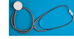 FONENDOSCOPIO LEGGERO PIATTO CON MEMBRABA ARCHETTO BIAURICOLARE PER AUSCULTAZIONE CON MOLLA ESTERNA - Farmacia De Pasquale