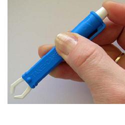 PINZETTA TOGLI ZECCHE IN PLASTICA BLISTER SINGOLO - Farmacia De Pasquale