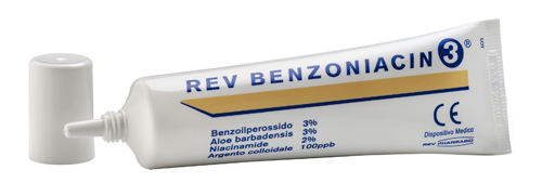 REV BENZONIACIN 3 CREMA 30 ML - Farmacia De Pasquale